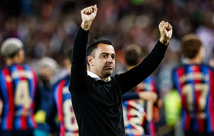 Xavi tiết lộ khả năng dẫn dắt MU tại Anh