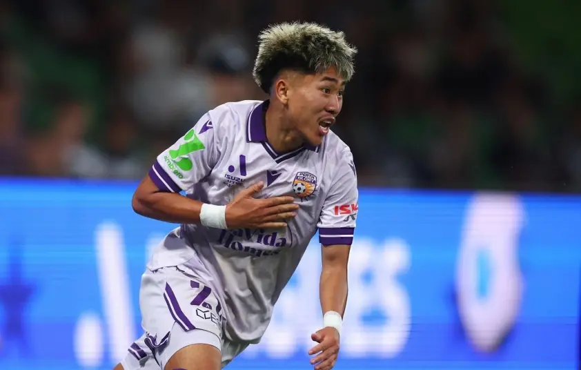 “Tiền vệ Việt kiều hiếm có có thể không về V-League thi đấu”