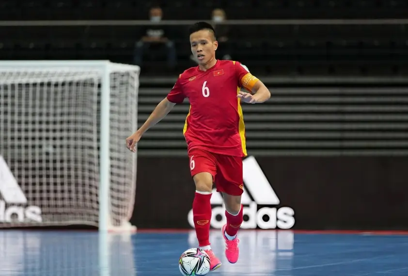 Đội 14 lần vô địch tri ân đội trưởng tuyển Việt Nam