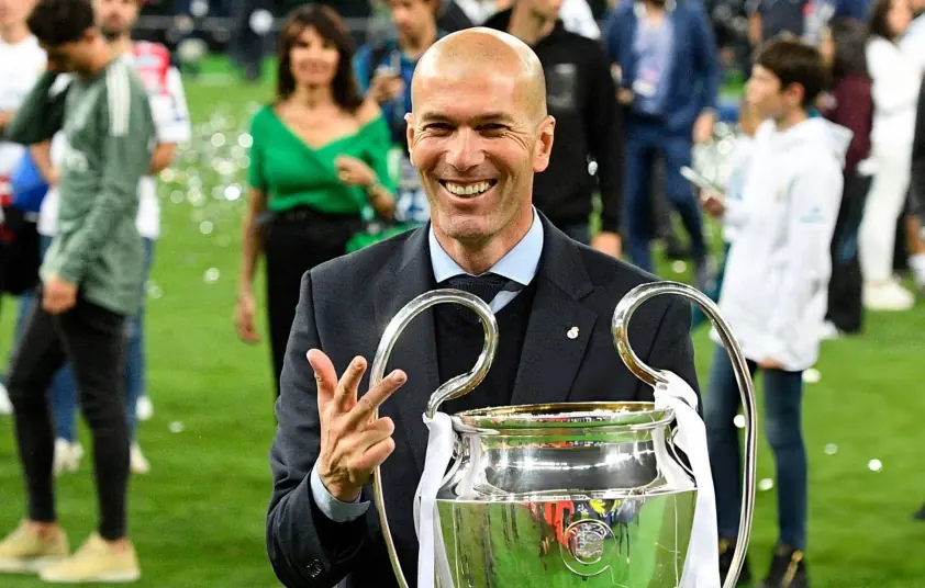 Zidane thẳng thắn về khả năng trở lại Real Madrid