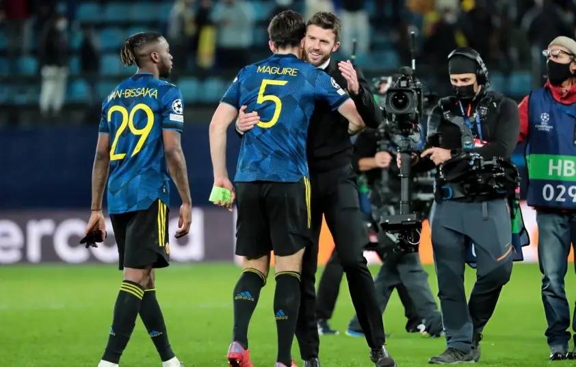 Carrick mới vào MU đã chia tay công thần với 256 trận ra sân