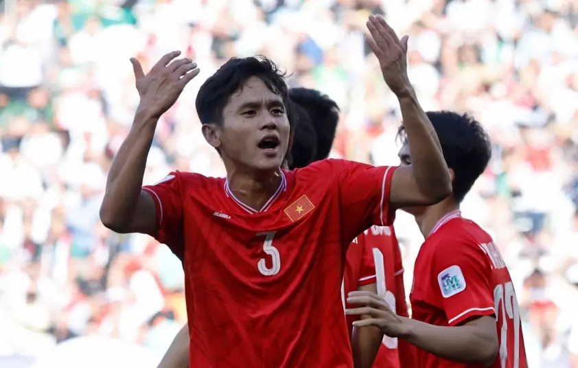 Cầu thủ cưng của HLV Troussier có bước ngoặt quan trọng trong sự nghiệp