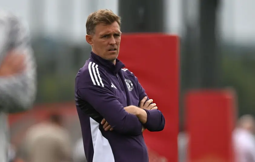 Huyền thoại ghi 91 bàn sẵn sàng trở lại dẫn dắt MU