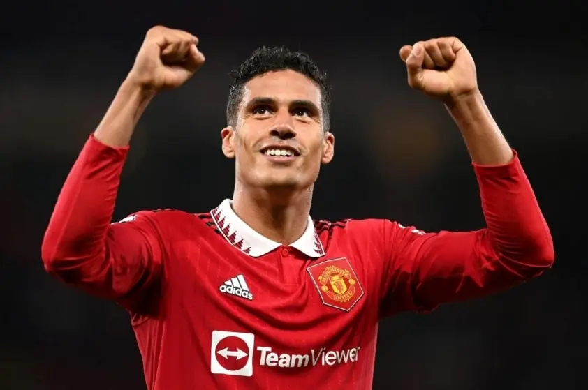 Varane khiến fan Real sốc, fan MU vỡ òa với phát ngôn mới!