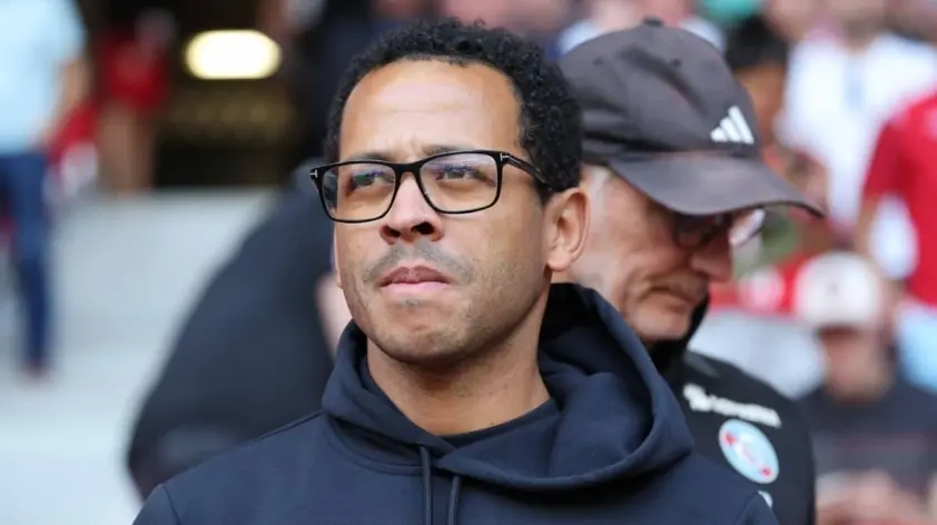 HLV Cesc Fabregas chính thức nói về khả năng dẫn dắt Chelsea