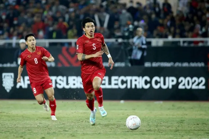 Văn Hậu chia sẻ tin không vui dành cho ĐT Việt Nam