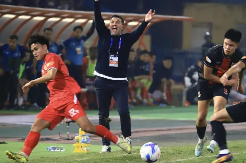 “2 HLV châu Âu bị cấm chỉ đạo V.League vòng 13”