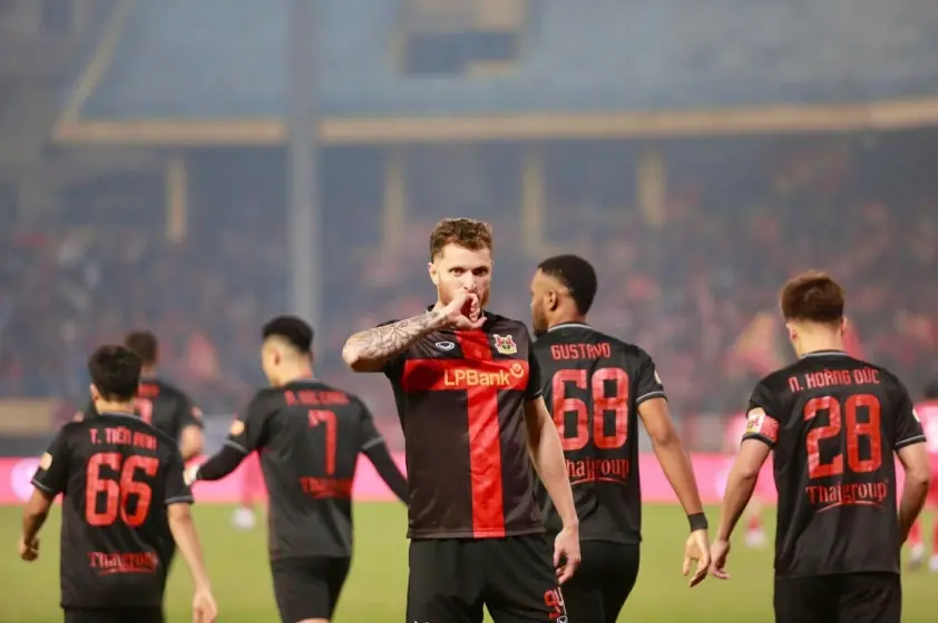 “Lộc gõ cửa tuyển Việt Nam: H hành trình chuyển đổi của Geovane Magno”