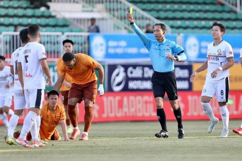 V-League: Bước đệm cho tham vọng lâu dài của HLV Kim Sang Sik