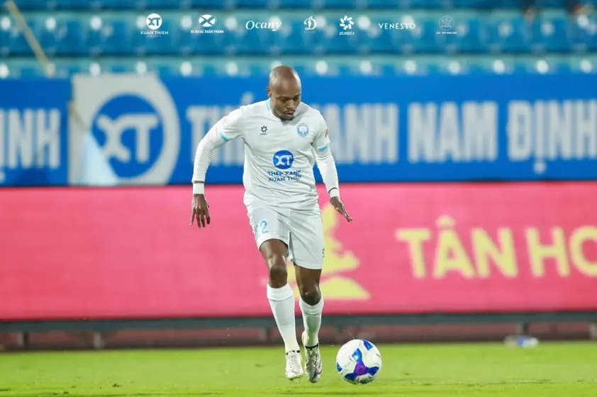 “Cựu sao Ngoại hạng Anh ghi bàn thắng đầu tiên ở Việt Nam”