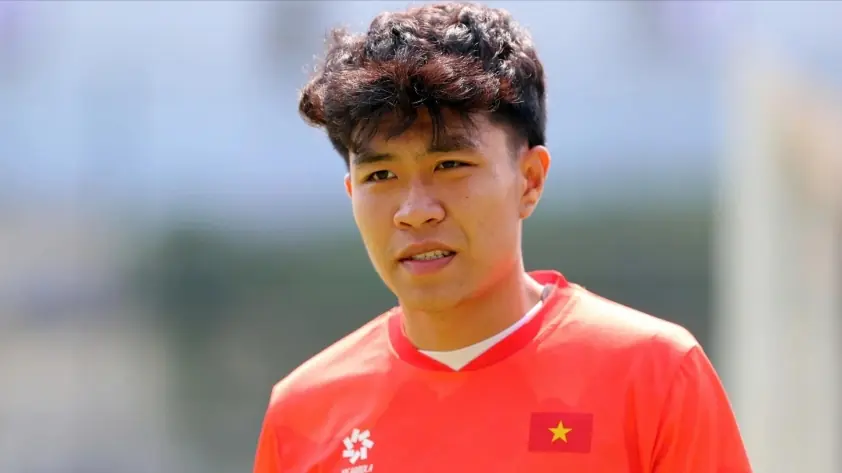 Trung vệ U23 Việt Nam vui mừng khi được HLV Brazil tin tưởng đá chính