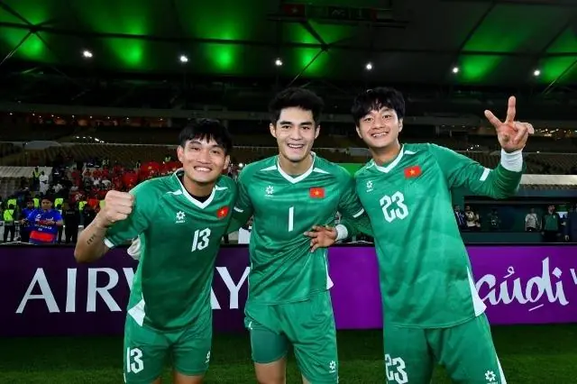 “HLV Kim Sang-sik đối mặt ‘đau đầu’ dễ chịu trước trận Malaysia”