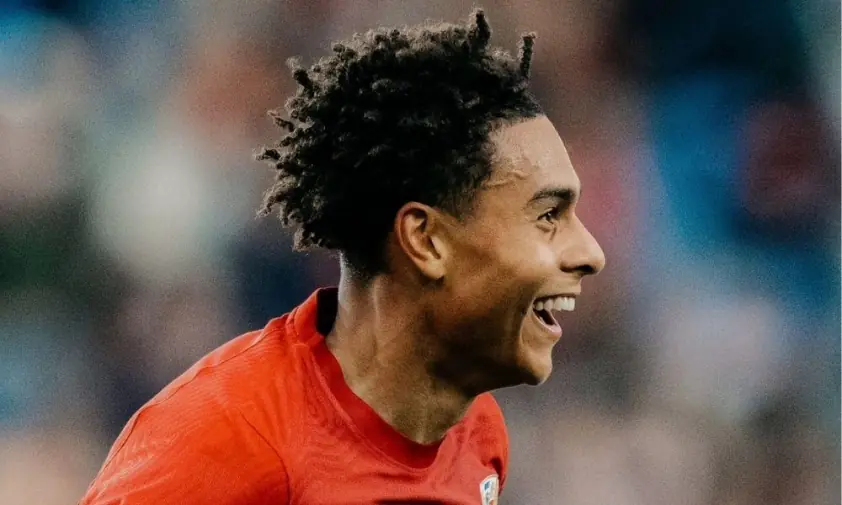 Arsenal “vung tiền,” nhắm đến sao trẻ Martin Odegaard