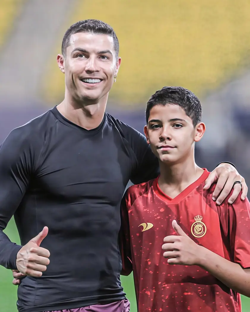 Ronaldo vui mừng khi con trai đoạt danh hiệu thứ 3 với Bồ Đào Nha