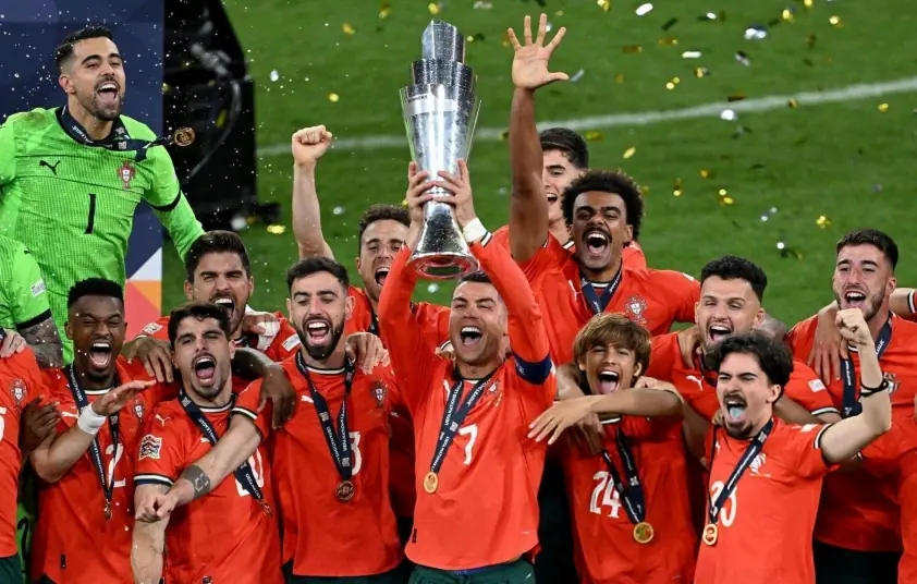 Ronaldo vui mừng nhận tin tốt từ ĐT Bồ Đào Nha ở giải châu Âu