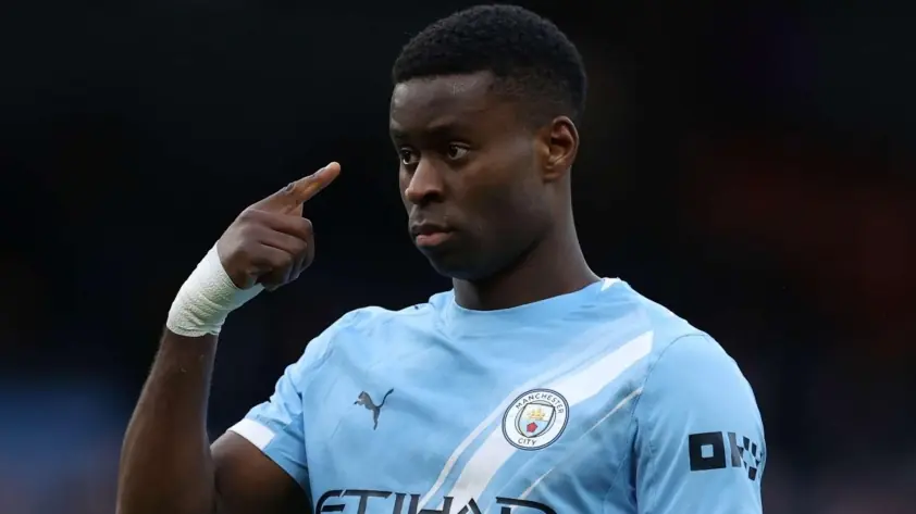 Arsenal nắm lợi thế trước trận chung kết với Man City