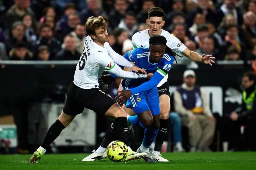 Đối thủ của Ronaldo sắp đưa ra đề nghị khủng với Real Madrid