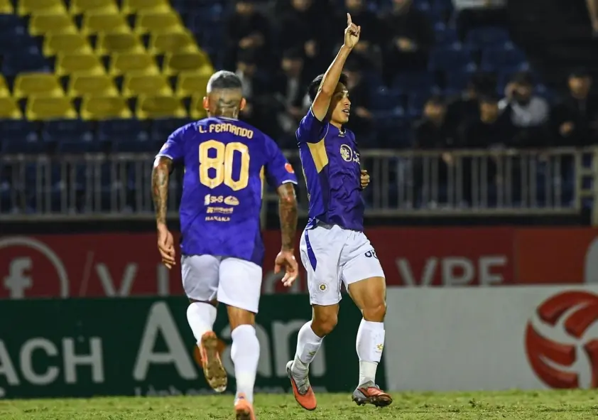 Tiền vệ ĐT Việt Nam nhận thẻ đỏ đầu tiên trong sự nghiệp