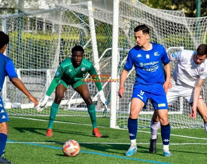 Tiền đạo Việt kiều Pháp cao 1m81 bất ngờ trở về Việt Nam