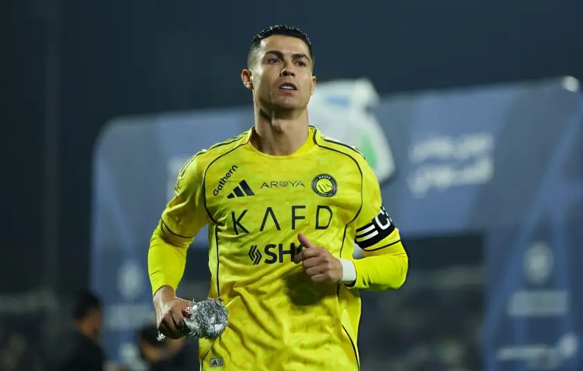 MU bất ngờ có động thái mới với Ronaldo