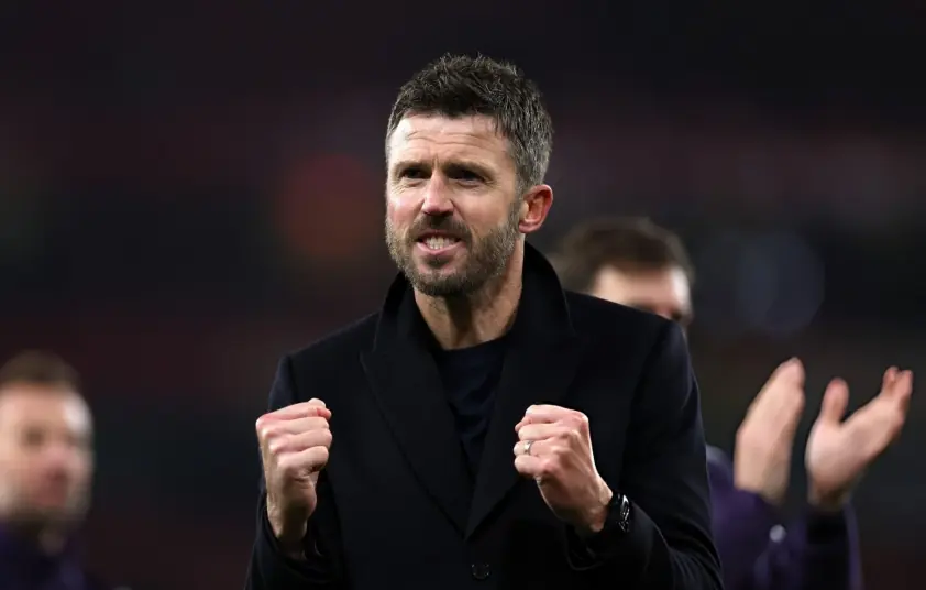 HLV Carrick chặn đứng cơ hội Ronaldo trở lại MU