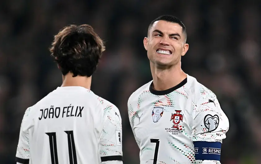 HLV Bồ Đào Nha: ‘Ronaldo có thể chơi bóng cả đời’
