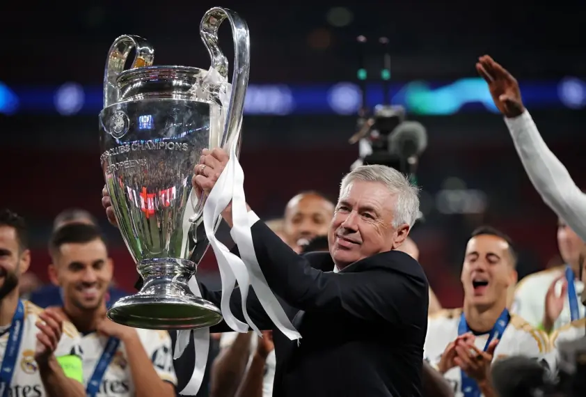 HLV Ancelotti đưa ra quyết định về tương lai trước sự quan tâm của MU