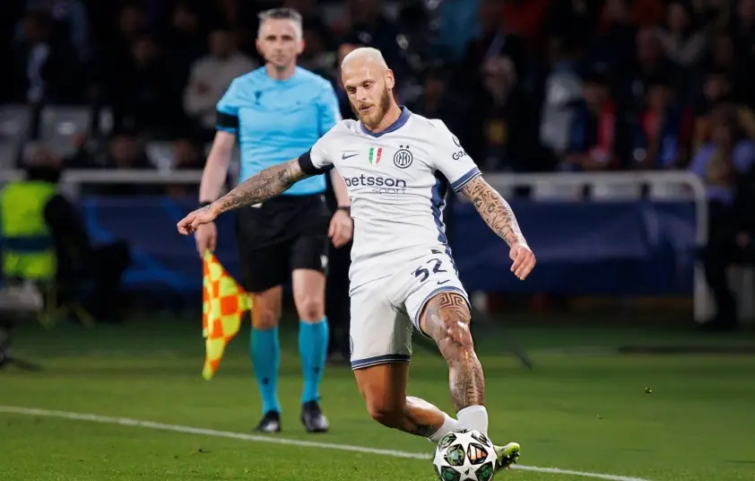 “Sir Jim đồng ý, MU bắt đầu săn lùng ‘máy tạt bóng xuất sắc châu Âu'”