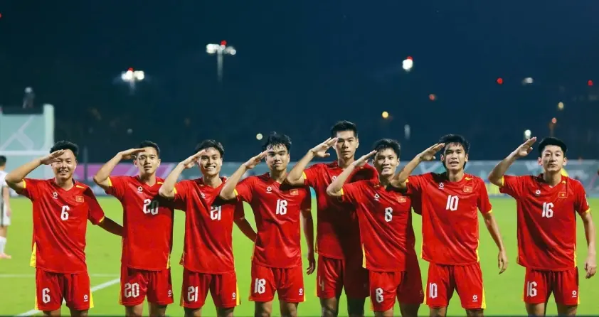 “Năm Ất Tỵ: Bước Khởi Đầu Mới Cho Bóng Đá Việt Nam Vươn Ra Thế Giới”