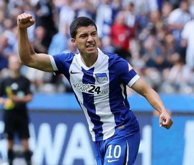 Thần đồng gốc Việt giá trị nhất thế giới lý giải lý do không đá cho ĐT Việt Nam