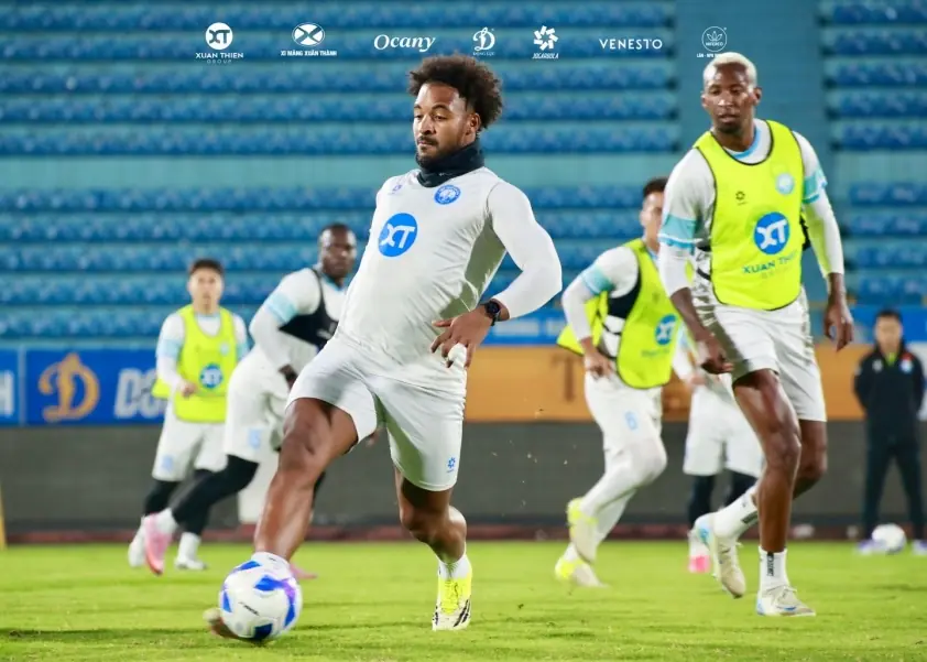 “Xuân Sơn nhận lì xì trước trận quyết đấu ở V-League”